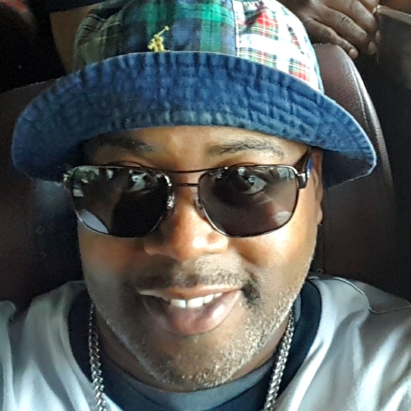 Meet your Posher, Xavier - Picture 1 of 1